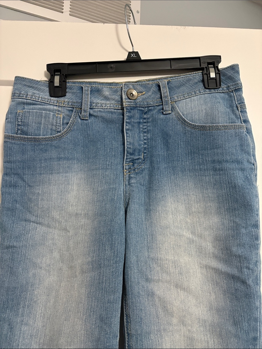 St. John’s Bay women’s denim Bermuda shorts - Picture 3 of 5